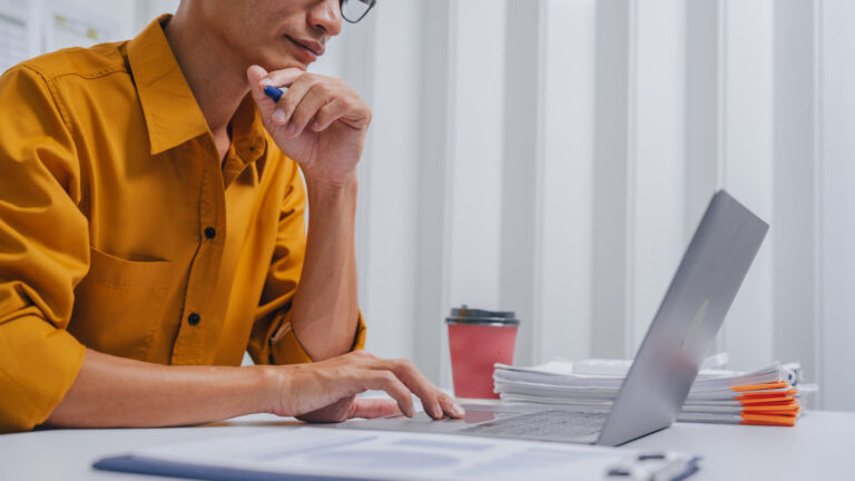 How To Choose an Online Auto Broker