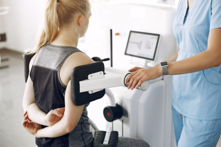 Understanding the Role of Physical Therapists in Sports Medicine Therapy for Rehabilitation
